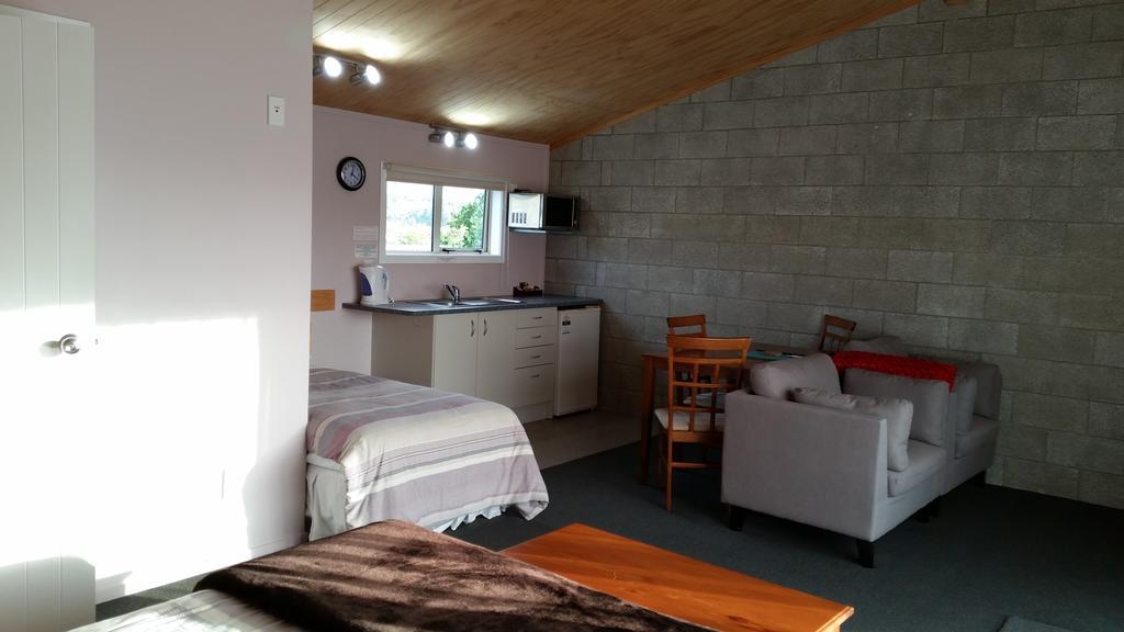 Abbey Court Motel Coromandel Exteriör bild