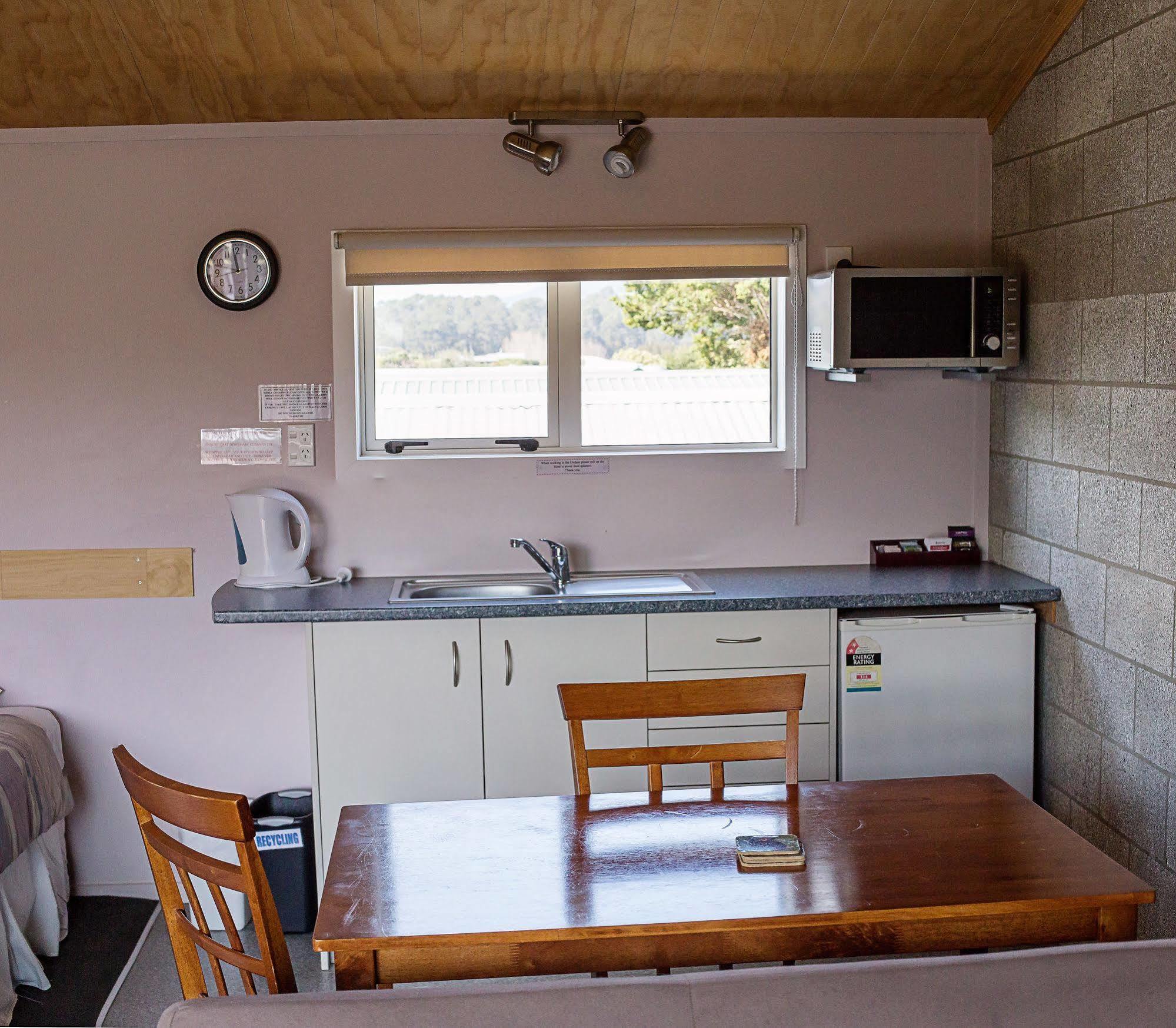 Abbey Court Motel Coromandel Exteriör bild